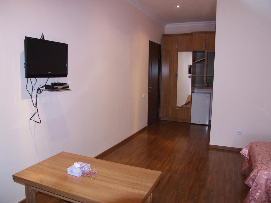 Hotel Central Jermuk Habitación foto
