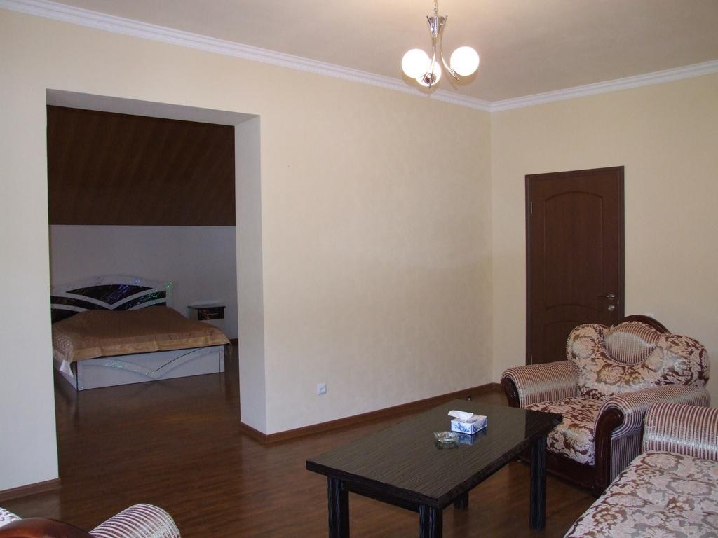 Hotel Central Jermuk Habitación foto