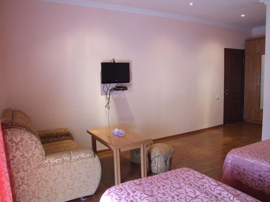 Hotel Central Jermuk Habitación foto
